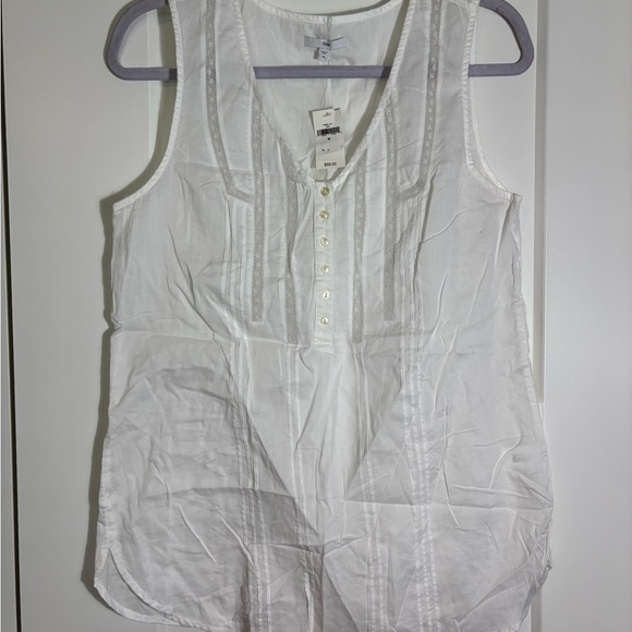 GAP Tops - GAP‎ White Sleeveless Blouse Size M NWT